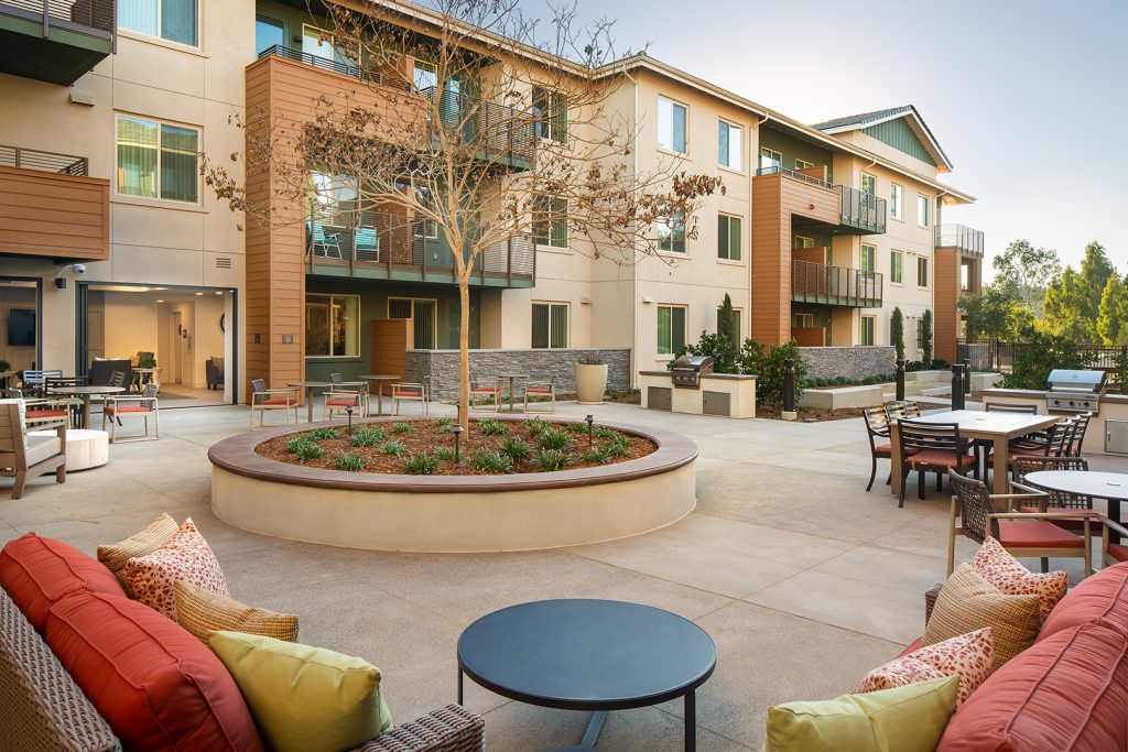 Courtyard w/ xyz